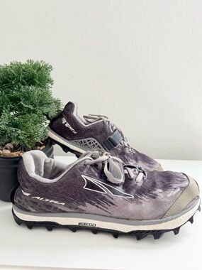 Altra Men size 8.5 King MT 1.5 Black and Gray Trail Running Shoes